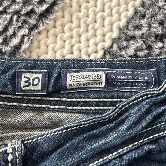 Women's MissMe Blue Jeans size 30. Inseam 31 1/2. - Picture 4 of 5